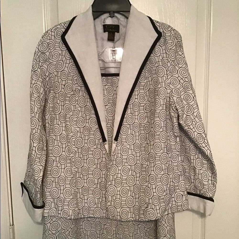 2pc Ladies SummerLinen and Rayon Suit